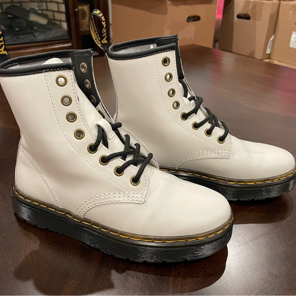 Brand new pair of white leather Dr. Martens boots (size 5 women’s)